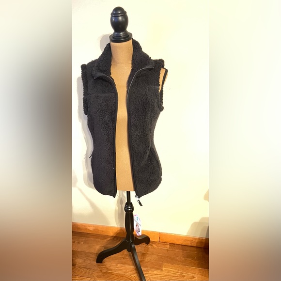 NWT/ FREE COUNTRY PLUSH VEST, SIZE S, BLACK - Picture 2 of 4